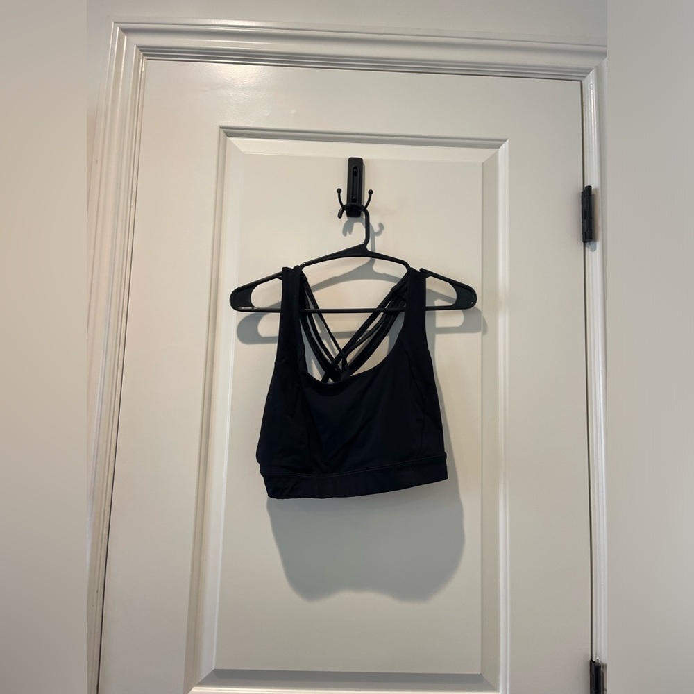 Black lulu sports bra